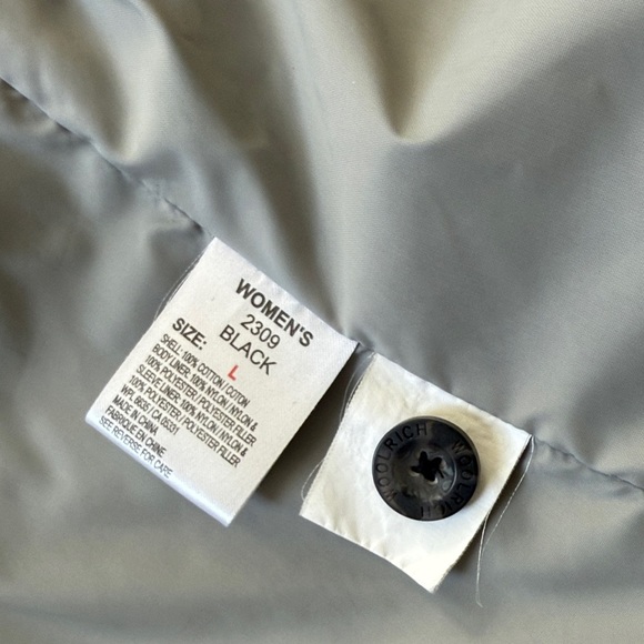 Woolrich Women’s Black Jacket size Large Quilted Inner Pockets - Picture 7 of 9